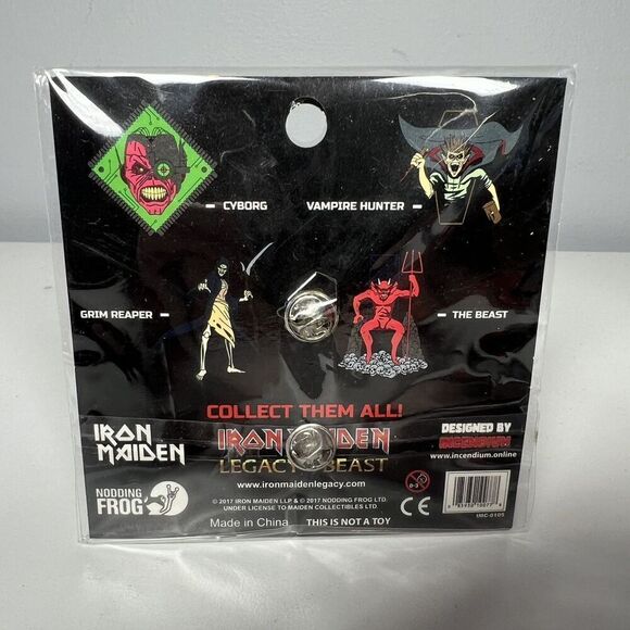 Iron Maiden LEGACY OF THE BEAST Vampire Hunter Lapel Pin New 2017 - Picture 2 of 2